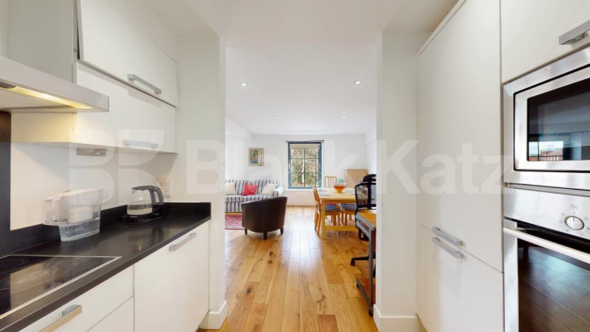 Bright & Spacious 2 Bed Apartment Moments from King’s Cross York Way, Holloway